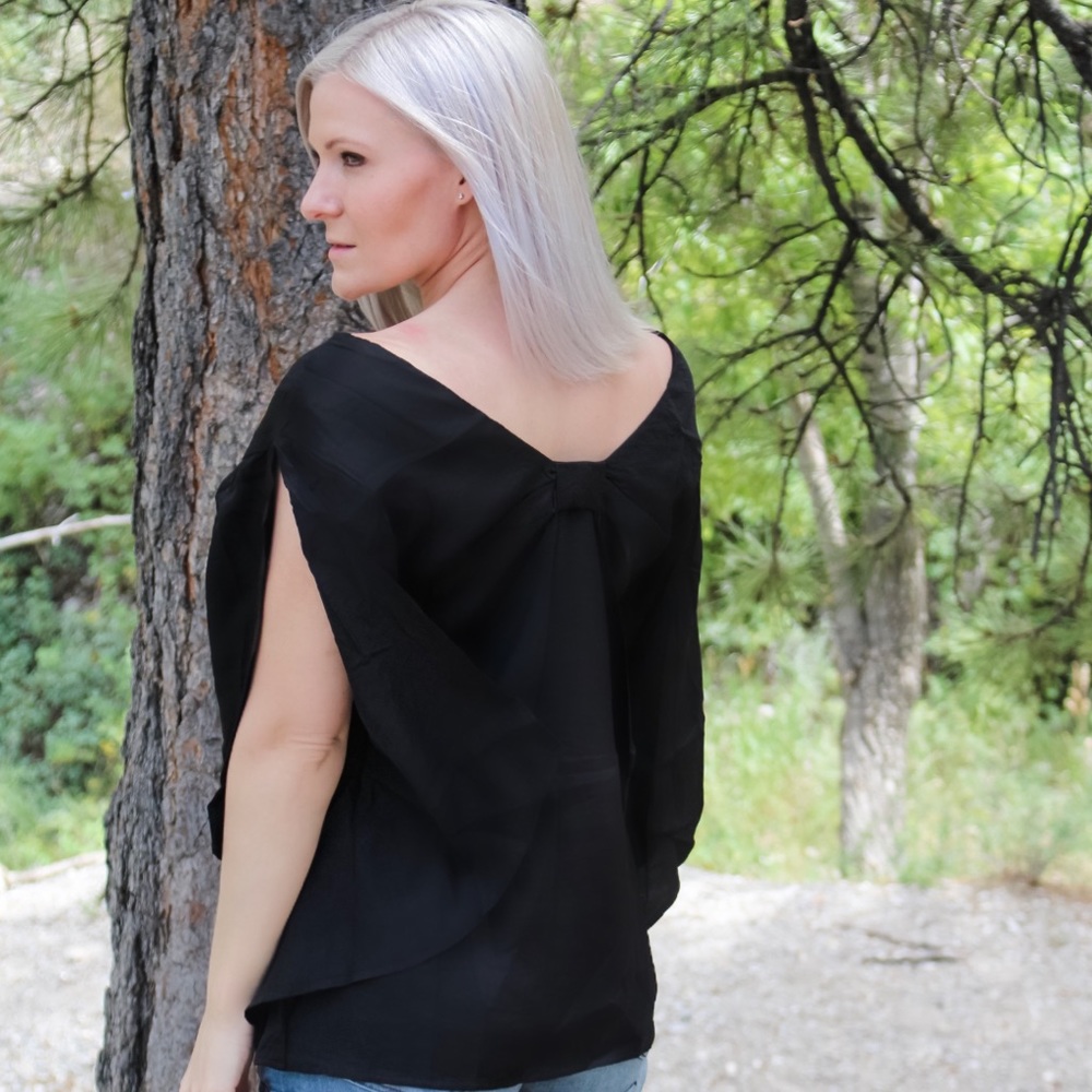 💥LAST ONE!💥 Black V-Neck Bowknot Blouse - Picture 6 of 6